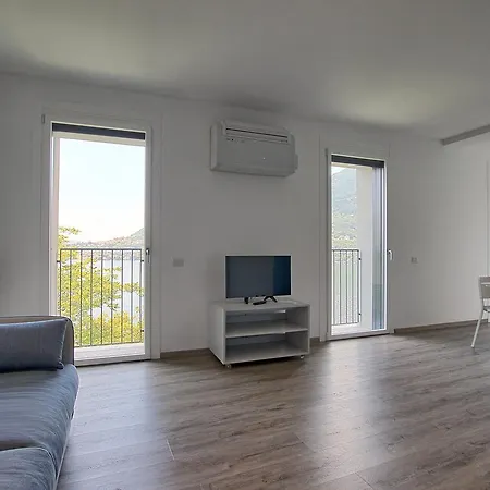 Persico Lake Como Appartement